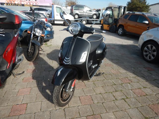 Vespa GTS 300 Super ABS