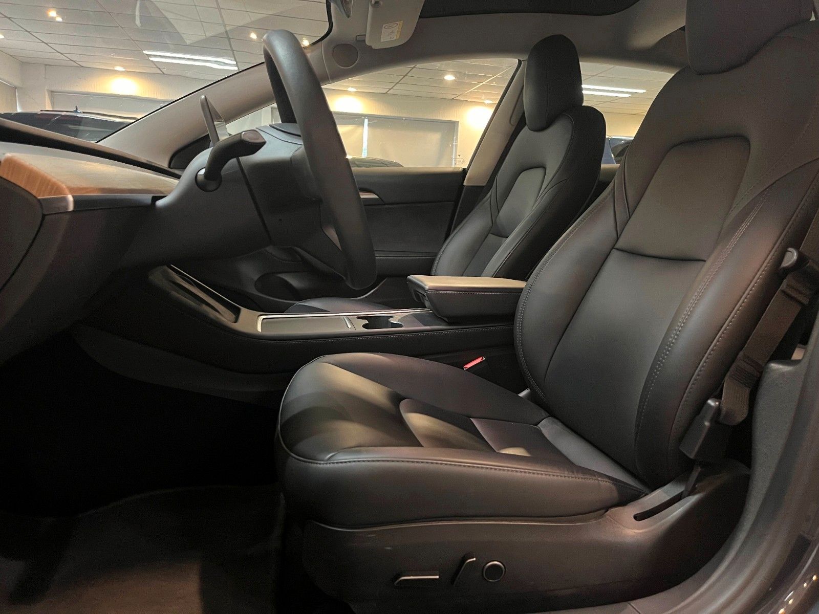 Tesla Model 3 Performance. kaufe auch Teslas an foto 8