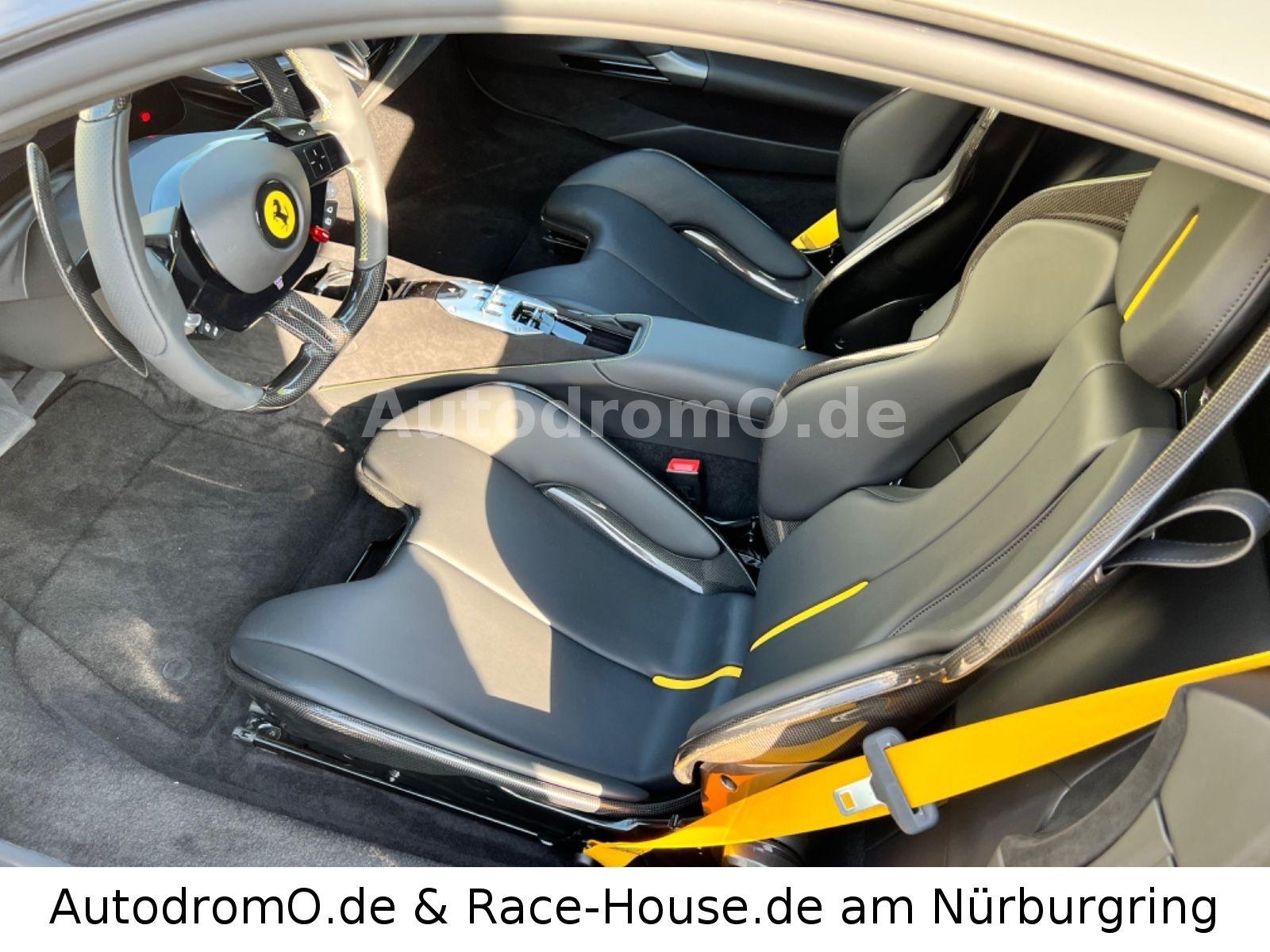 Ferrari SF90 Grigio Scuro Carbonsitze Liftsystem MwSt.