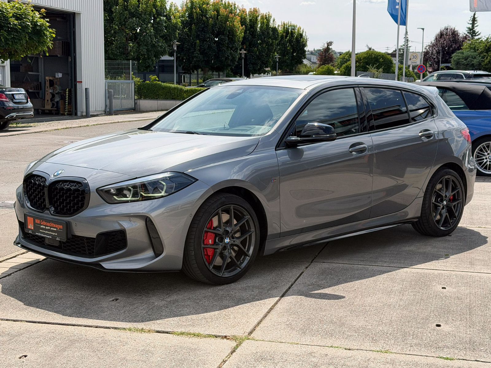 Fahrzeugabbildung BMW M135i Steptr. xDrive M-Perf. ACC KAM HUD PANO BT
