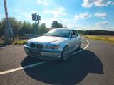 BMW E46 330i - BMW 330 Limousine E46 330i mit Benzin-Antrieb