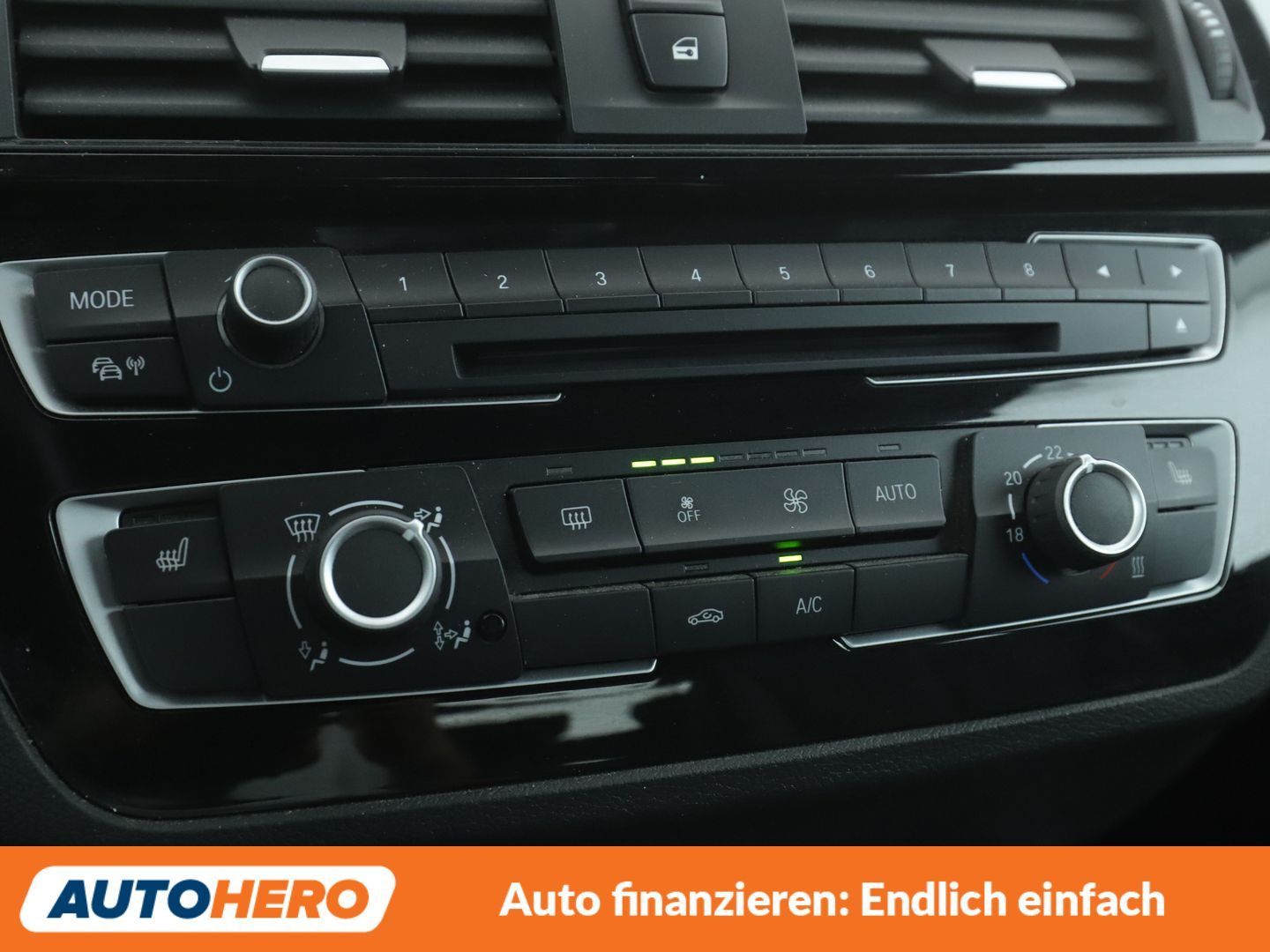BMW 120i Edition M Sport Shadow Aut. NAVI LED TEMPO foto 24