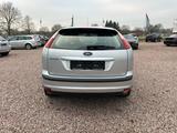 Ford Focus Lim. Ghia+Tempom+Sitzh nur 112km - Ford Focus: Kombi, Ghia