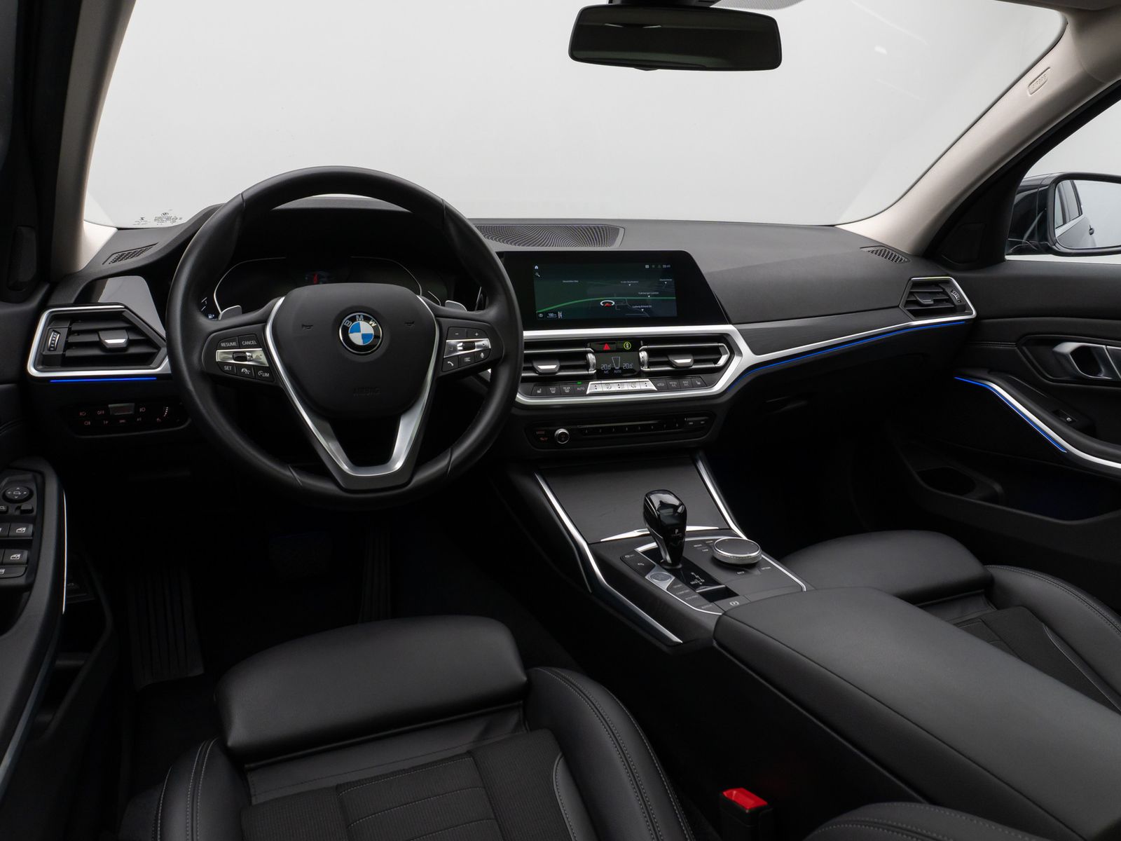 Fahrzeugabbildung BMW 320d SportLine Panorama DAB HiFi Stop&Go Komfort