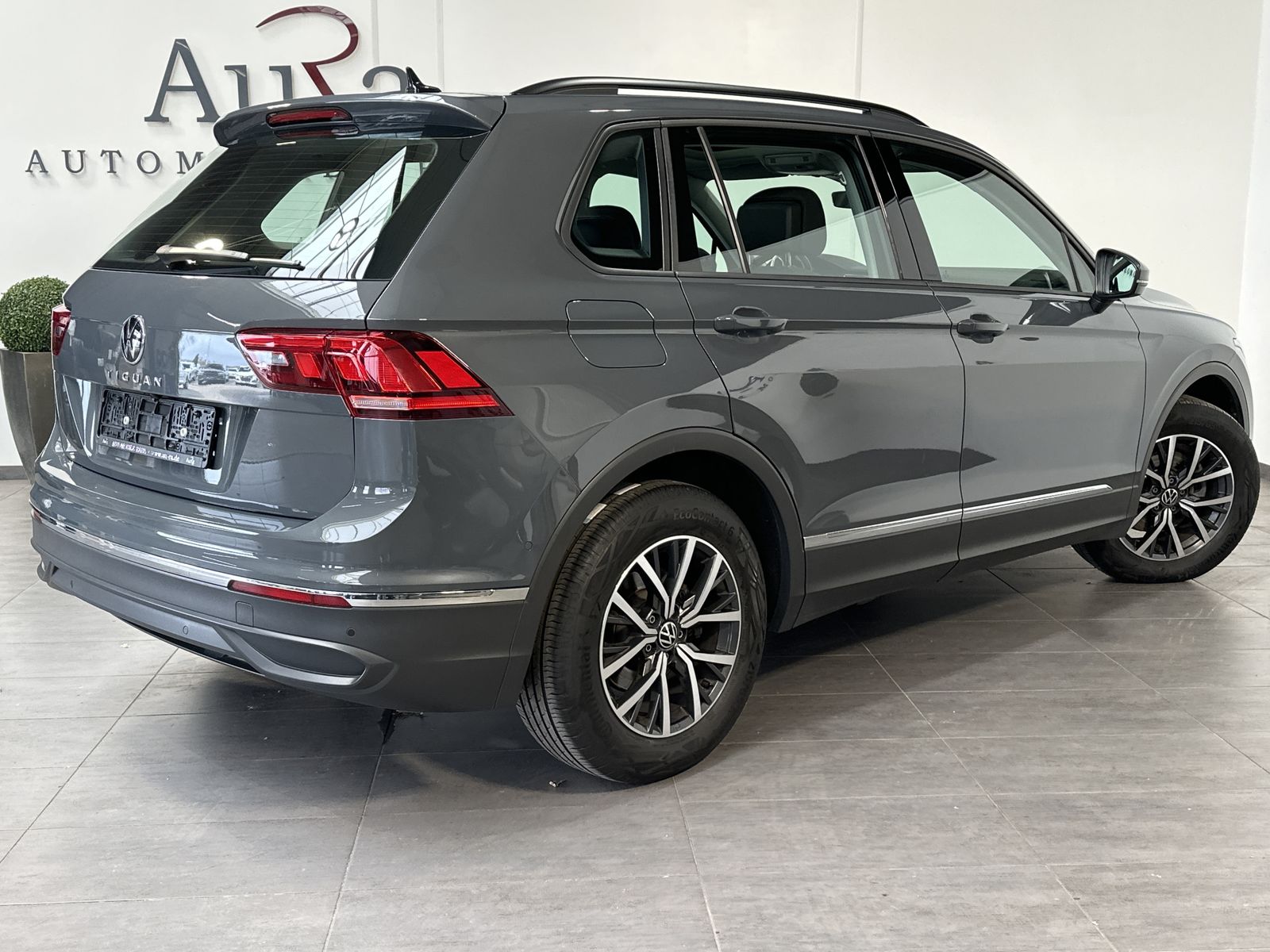 Fahrzeugabbildung Volkswagen Tiguan 2.0 TDI DSG 4M Life NAV+LED+KAM+PANO+AHK