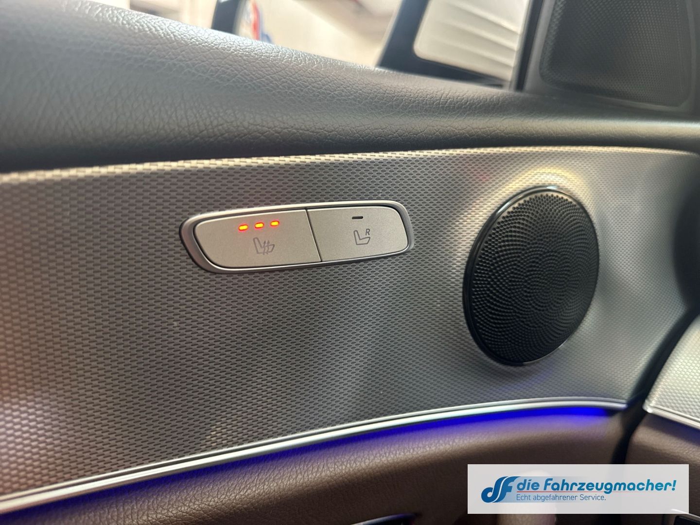 Fahrzeugabbildung Mercedes-Benz E 300 T-Modell de Niveau Navi Digitales Cockpit
