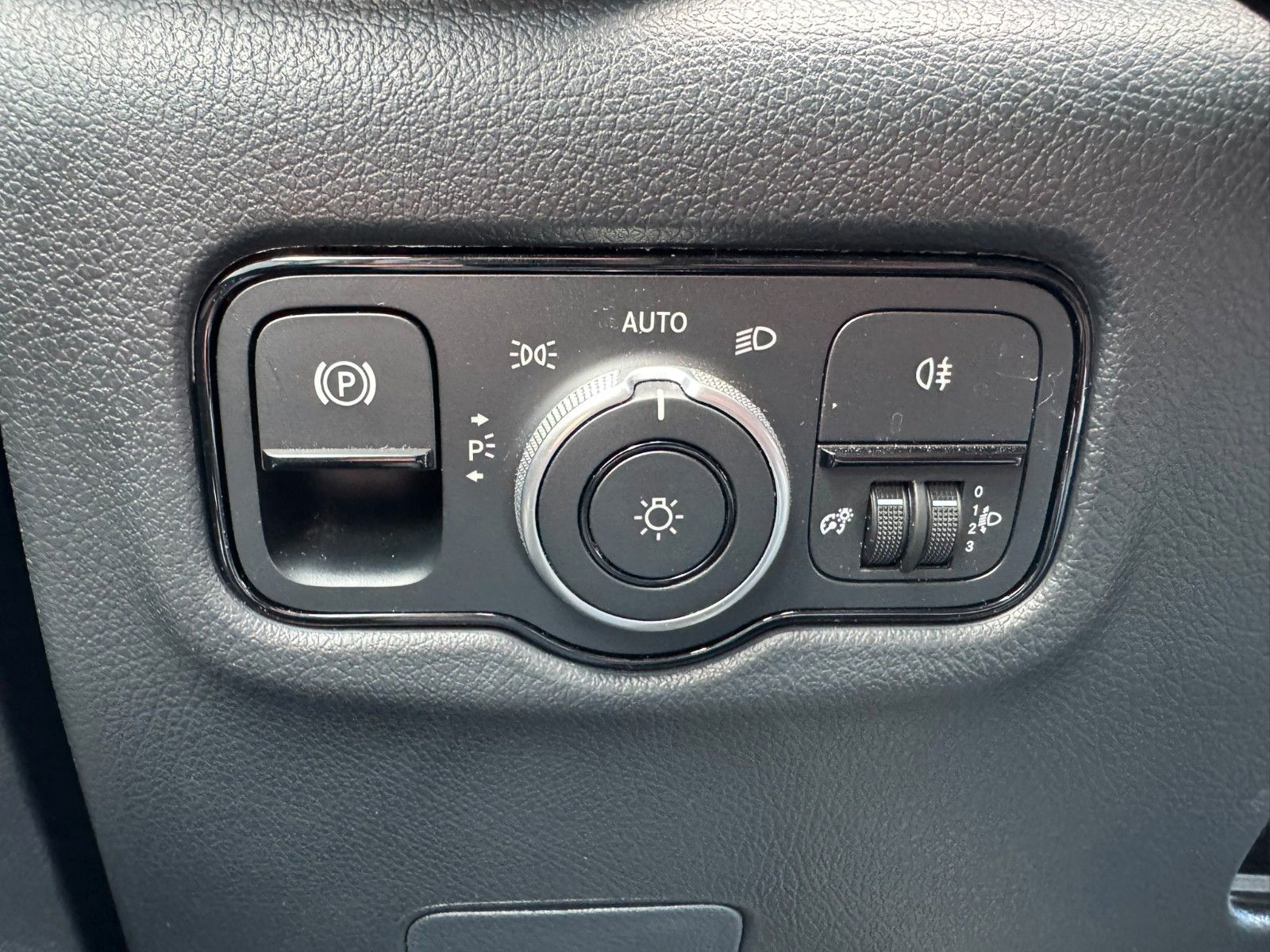 Fahrzeugabbildung Mercedes-Benz Vito 116 CDI 9G Klima Kamera SHZ