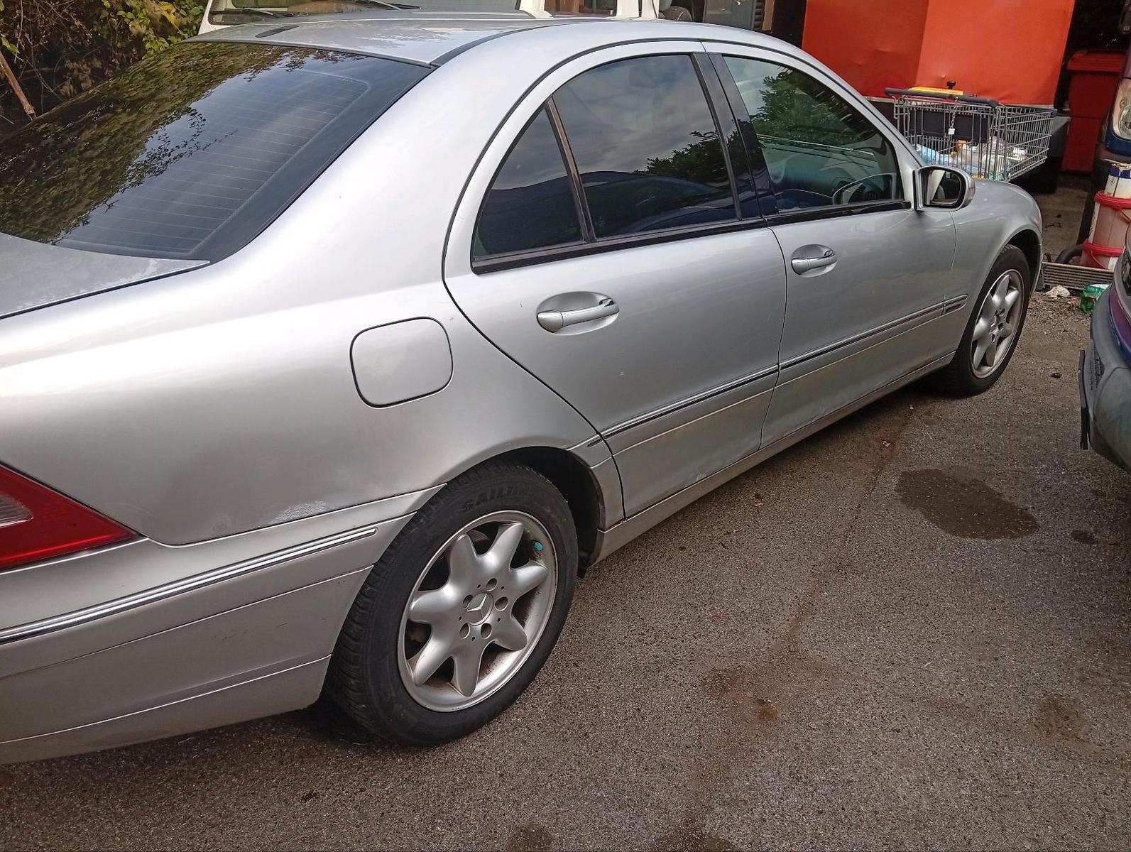 Mercedes-Benz C 240