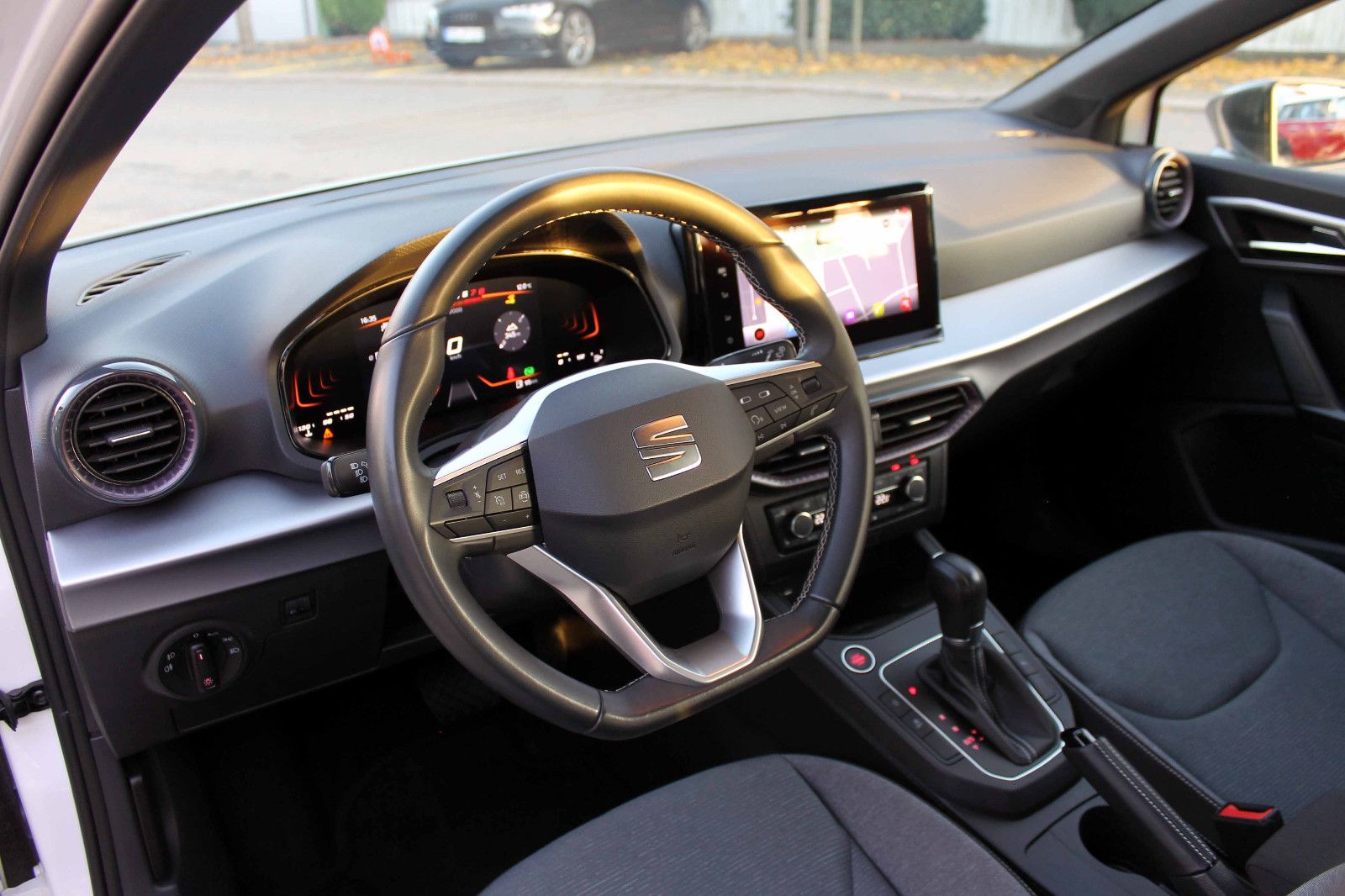 Fahrzeugabbildung SEAT Ibiza 1.0TSI DSG Xcellence LED SHZ KAM PDC TEMP