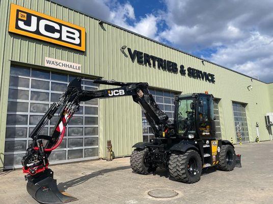 JCB Hydradig 110W Black Edition