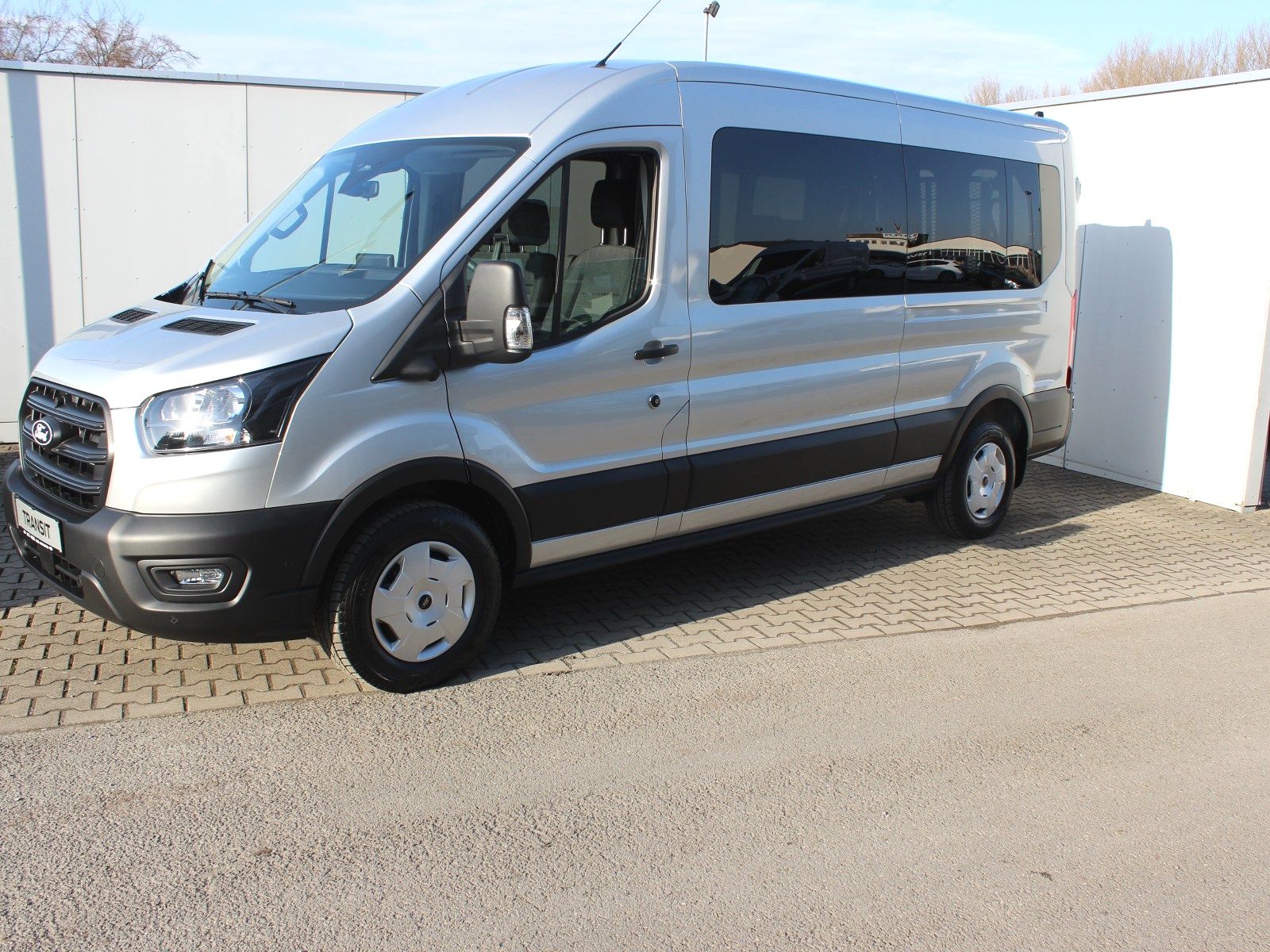 Fahrzeugabbildung Ford Transit 350 L3 Trend -Rollstuhlfahrzeug-