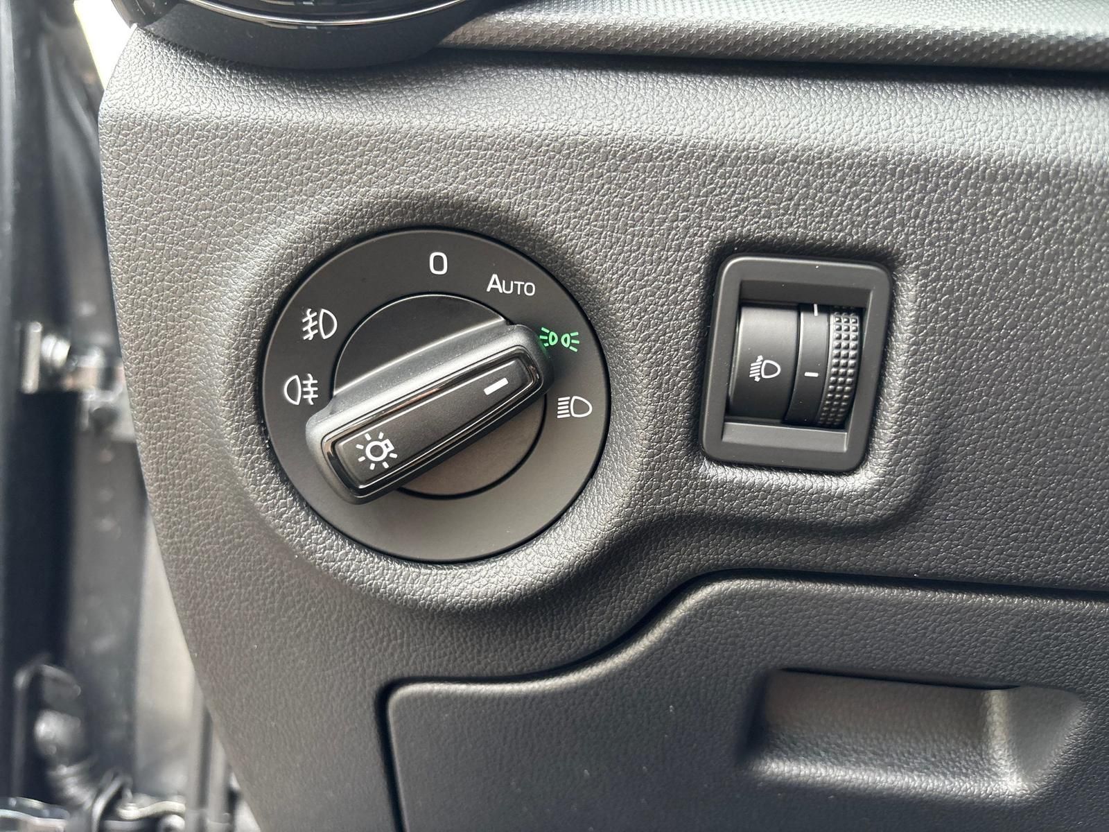 Fabia Essence 1.0 Android Auto Metallic 5 Jahre-