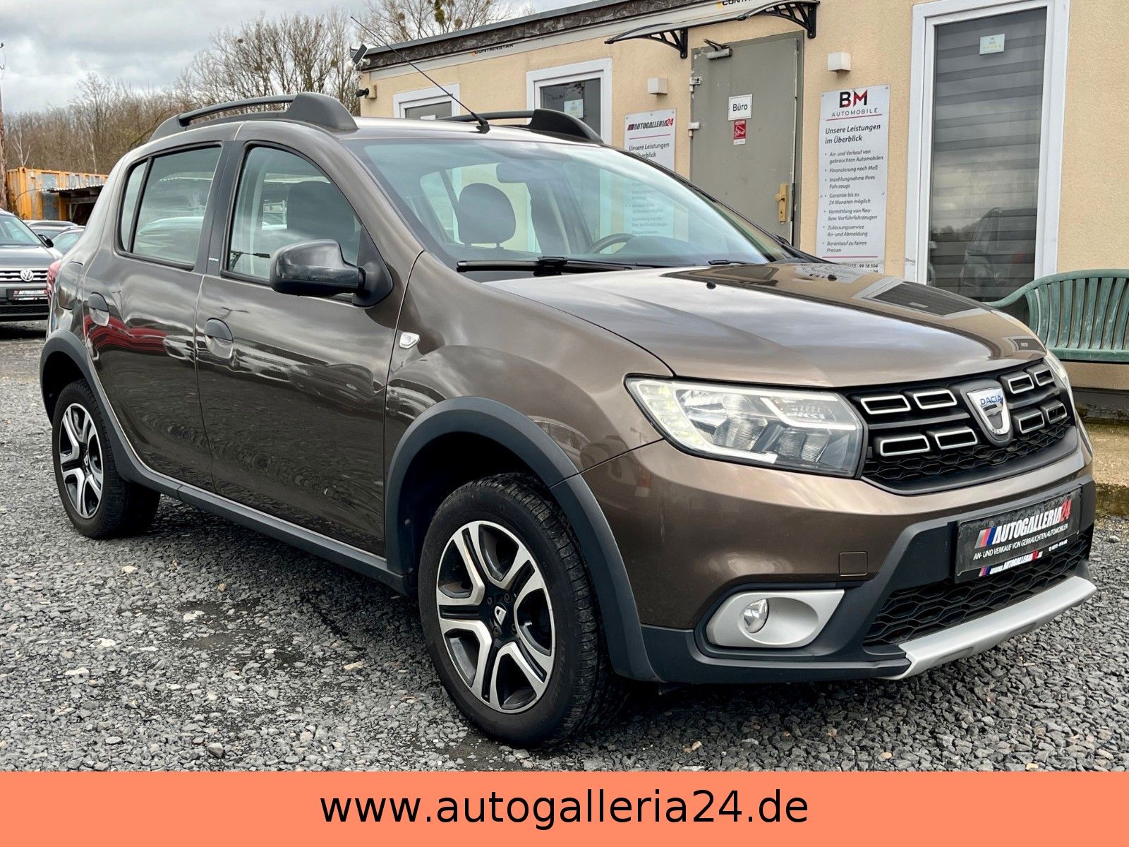 Fahrzeugabbildung Dacia Sandero 0.9 II Stepway Celebration Navi RKam 1HD