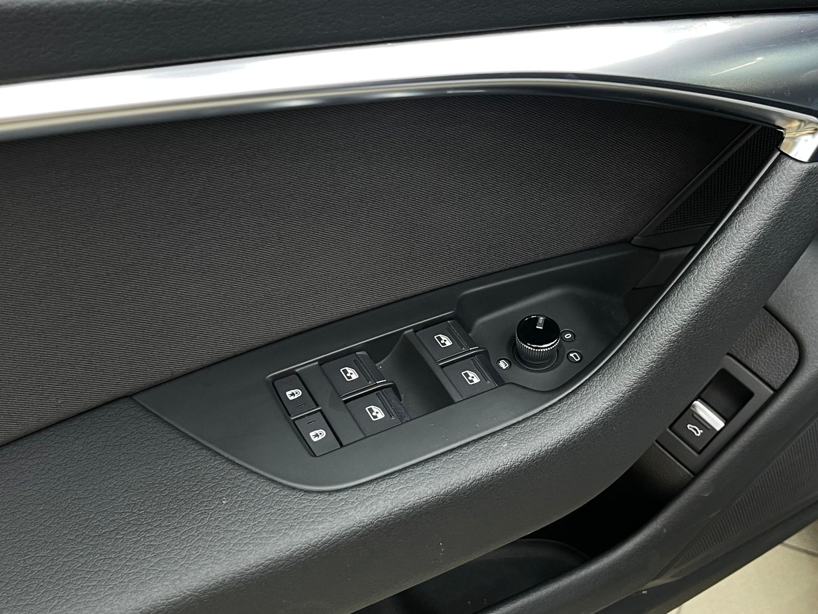 Fahrzeugabbildung Audi A6 40 TDI S-Tr. VIRTU+MATRIX+NAVI+SHZ+TEMP+AHK+