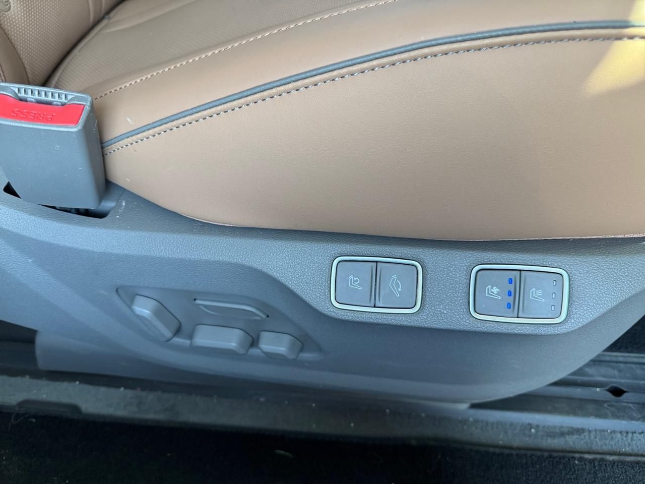 Fahrzeugabbildung Hyundai STARIA SIGNATURE *PANO*LED*NAVI*BOSE-SOUND*360°