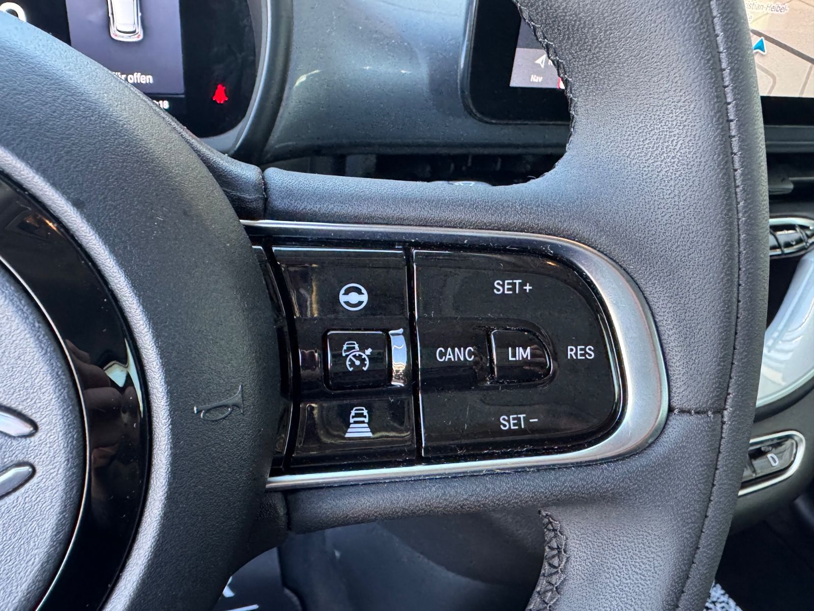 Fahrzeugabbildung Fiat 500 e Icon/42 kWh/Navi/R-Cam/ACC*CarPlay/SHZ/