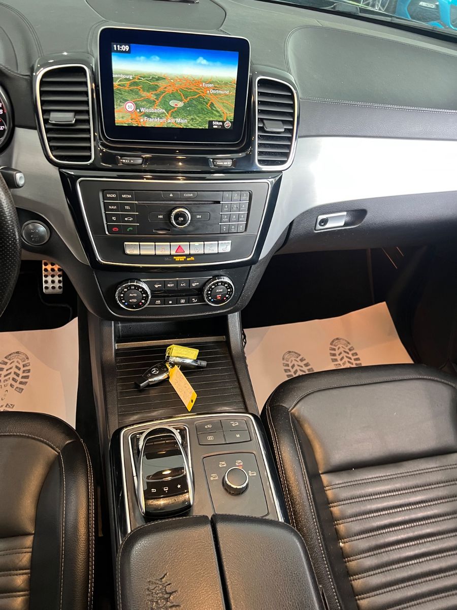Fahrzeugabbildung Mercedes-Benz GLE 350 d Coupe 4Matic AMG LINE *PANO*360°