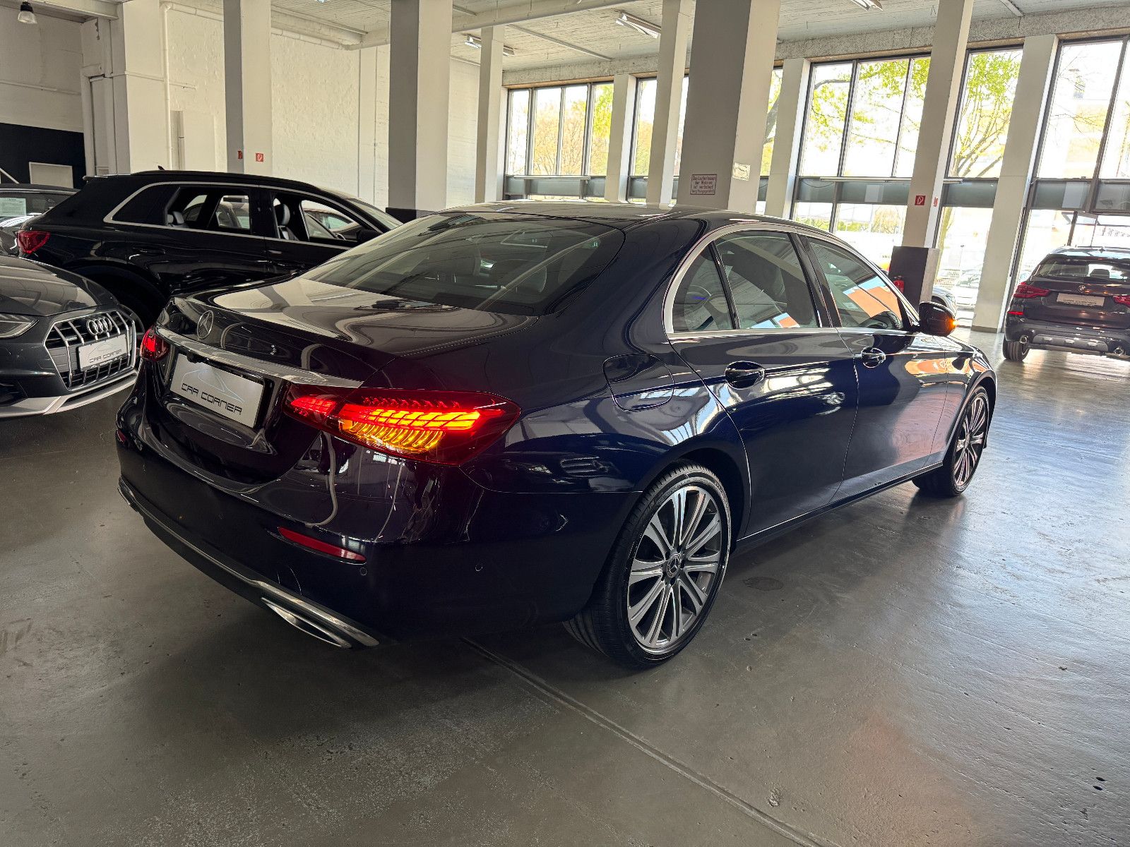 Fahrzeugabbildung Mercedes-Benz E 450 4MATIC 9G-TRONIC 2X AVANTGARDE FACELIFT