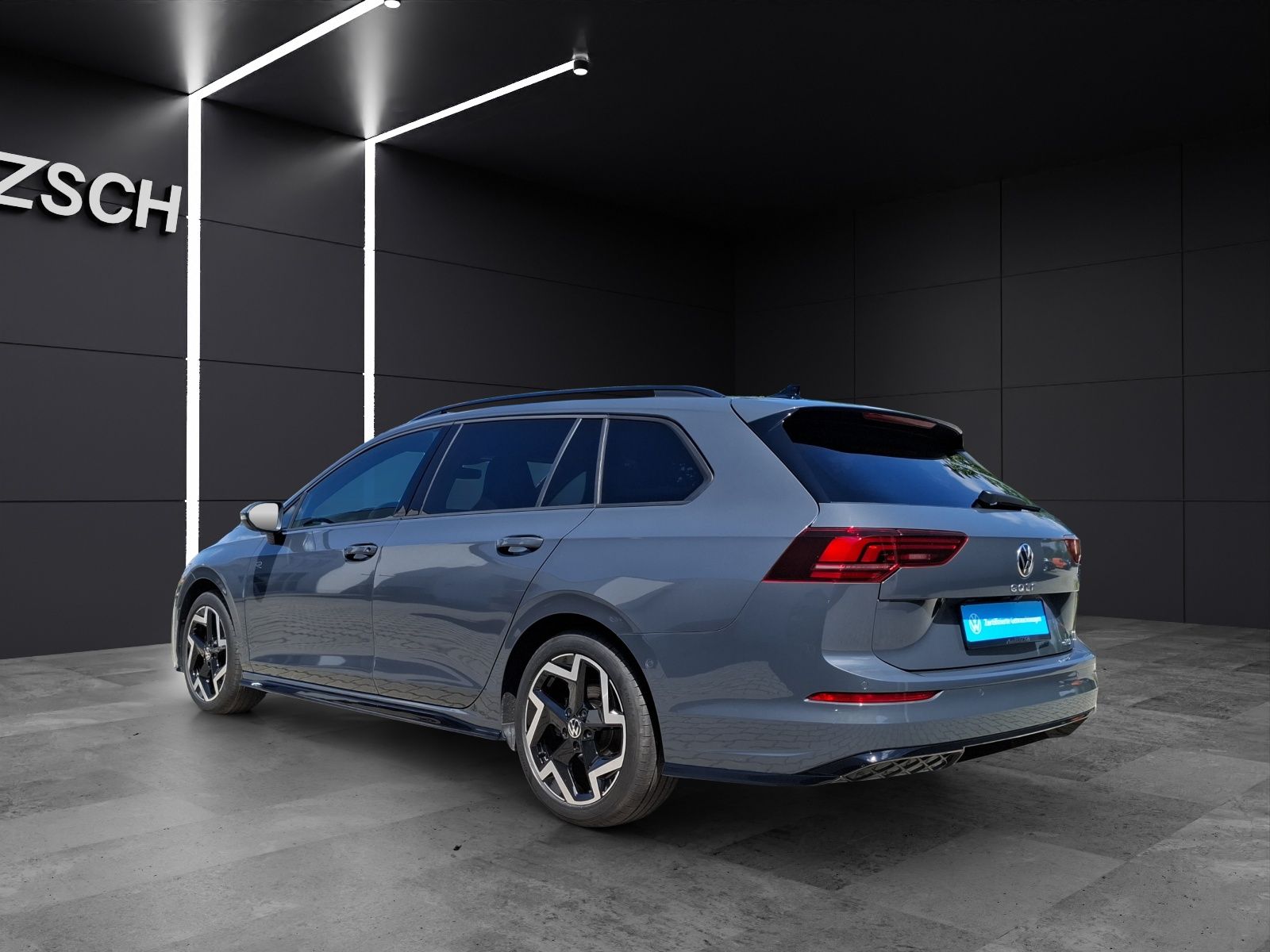 Fahrzeugabbildung Volkswagen Golf VIII Variant eTSI R-Line DSG LED Navi AID A