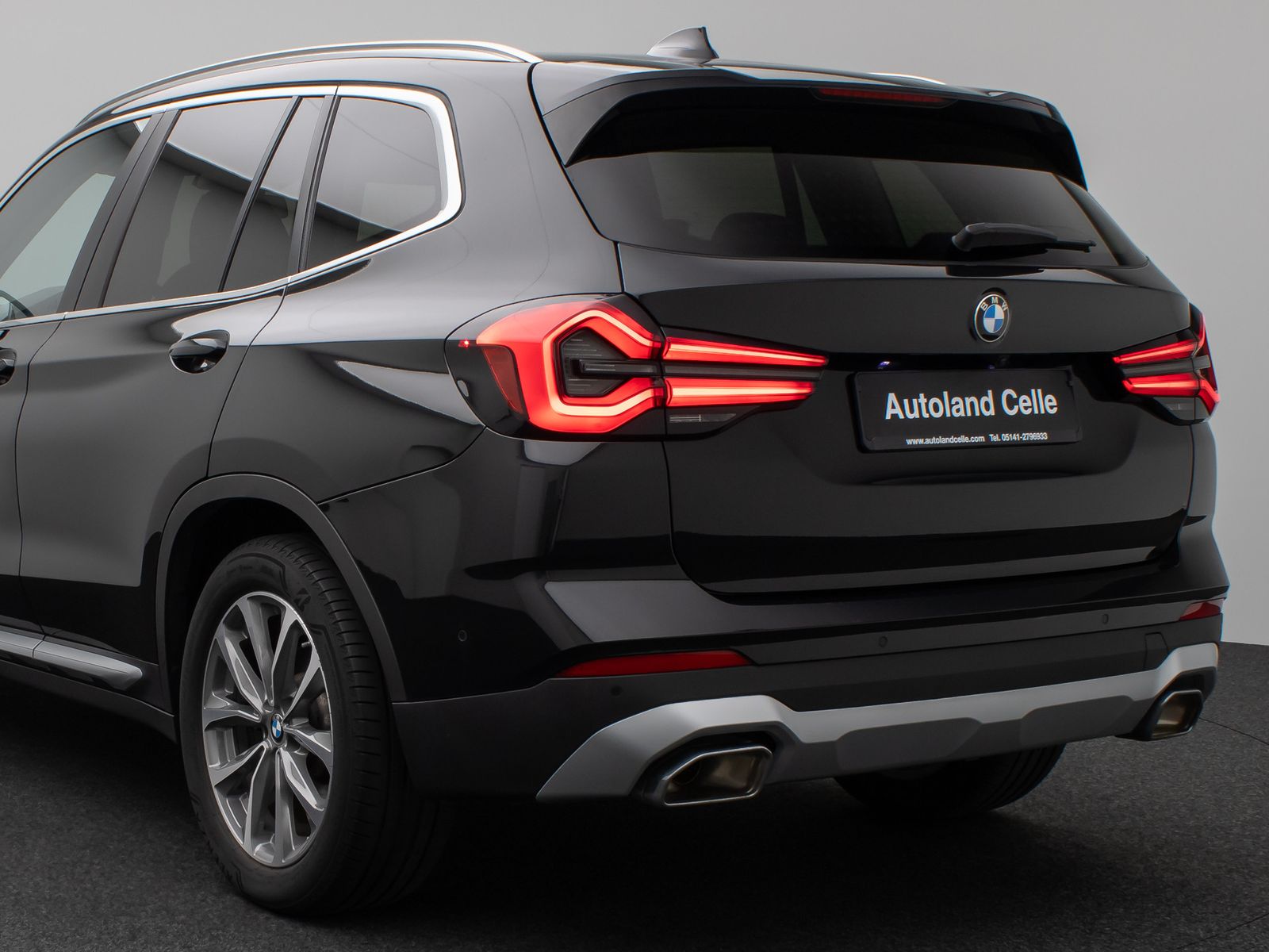Fahrzeugabbildung BMW X3 xD30i Kamera DAB HiFi WLAN Leder Sport 19Zoll