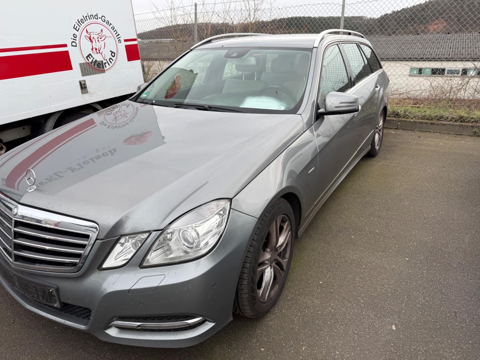 Mercedes-Benz E 220 CDI T BlueEFFICIENCY AVANTGARDE
