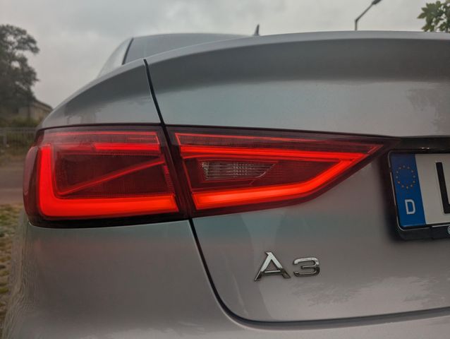 AUDI A3 1.4 TFSI Limousine Attraction AHK Xenon