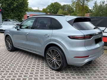 Porsche Cayenne - 9