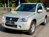 Suzuki Grand Vitara 1.6 ALLRAD TÜV NEU! - silberne Suzuki Grand Vitara