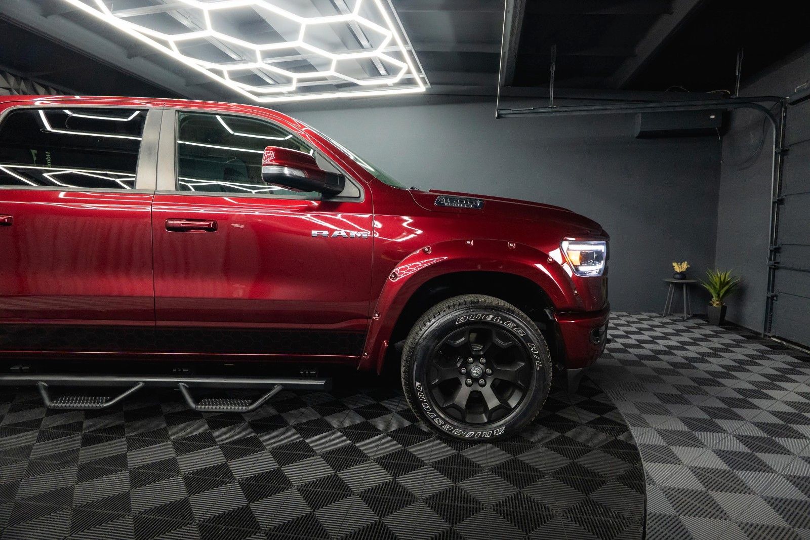 Fahrzeugabbildung Dodge RAM 5.7 V8 HEMI 4x4 OFFROAD Night AXLE LOCK 19%
