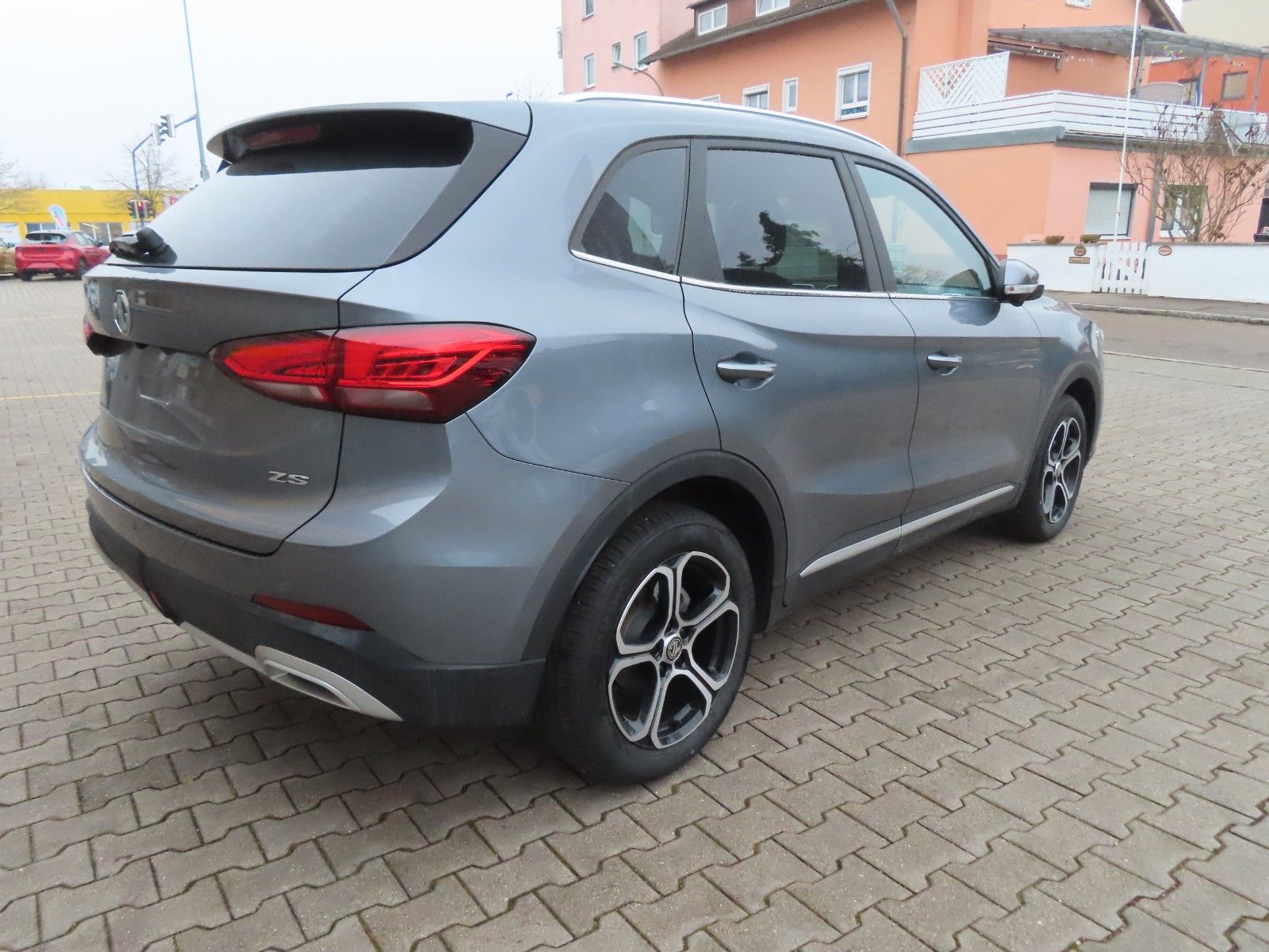 MG ZS