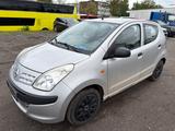 Nissan Pixo Visia - silberne Nissan Pixo
