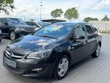 Opel Astra J Sports Tourer 1.4 Energy Xenon Leder - Opel Astra ENERGY mit Benzin-Antrieb