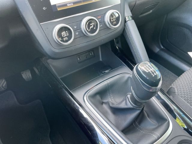 Fahrzeugabbildung Renault Kadjar 1.3 TCe 140 Zen, Navi, Tempomat, Sitzheiz