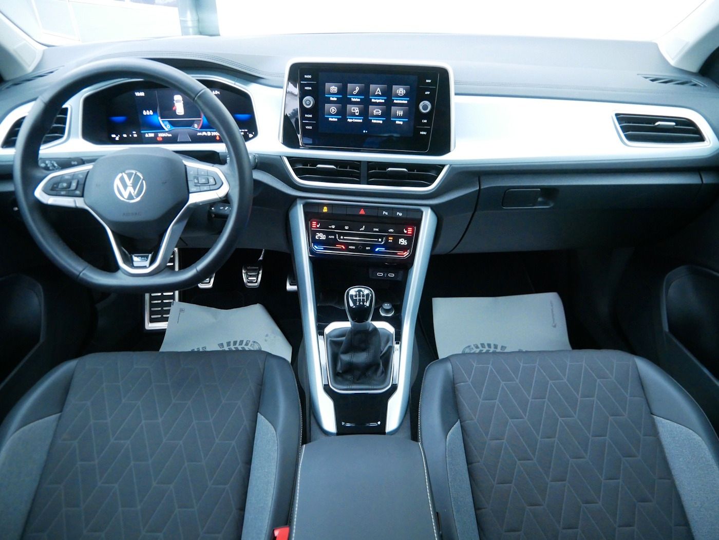 Fahrzeugabbildung Volkswagen T-Roc 1.0 TSI GOAL NEU35T ACC SHZ LED Allwetter