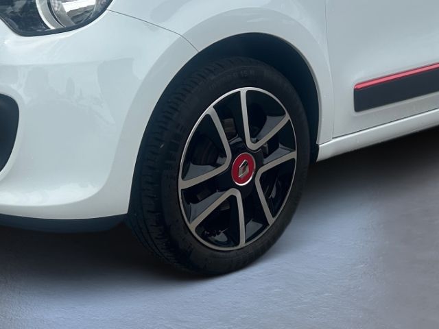 Fahrzeugabbildung Renault Twingo Luxe 0.9 TCe 90 Sportpaket Soundsystem Kl