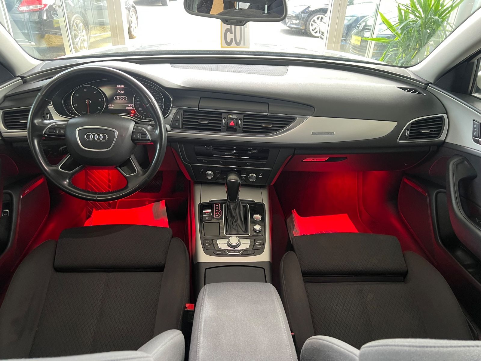 Fahrzeugabbildung Audi A6 Avant 2.0 TDI quattro