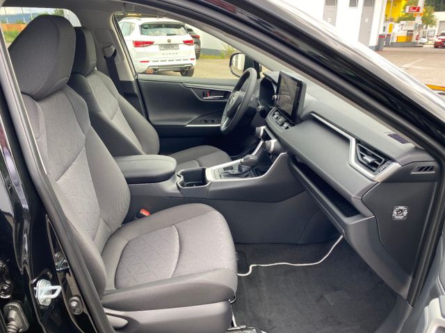 RAV 4 Hybrid 4x2 Team Deutschland