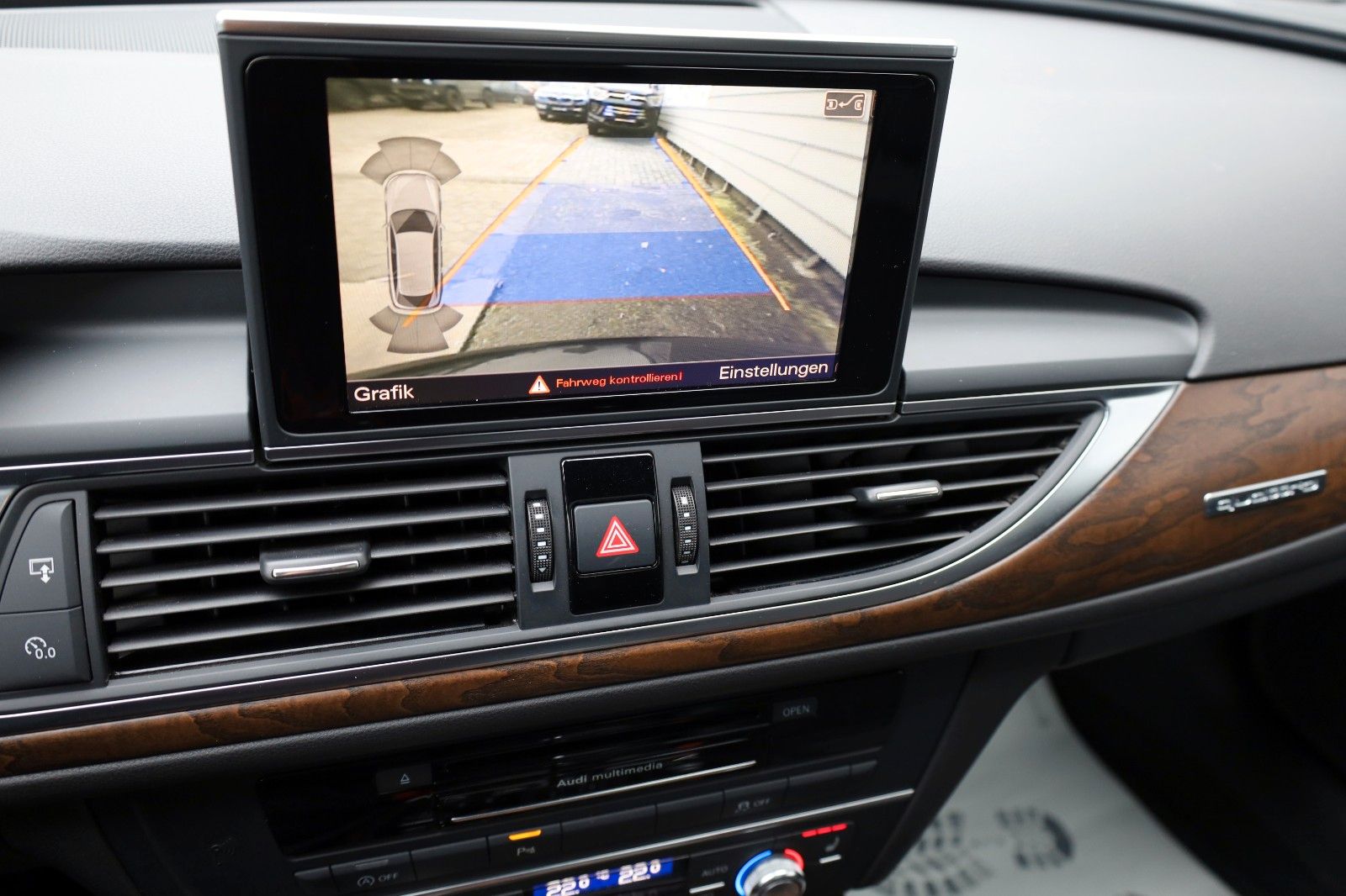 Fahrzeugabbildung Audi S6 Avant 4.0 TFSI quattro Leder,Navi,LED,HUD,Pan