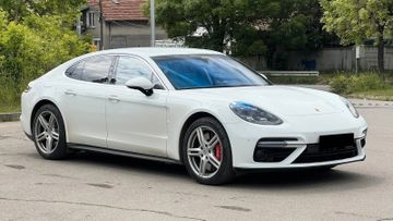 Porsche Panamera - 1