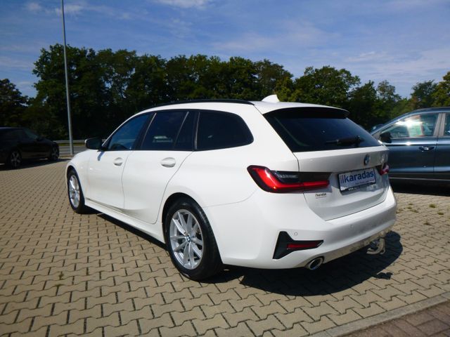 Fahrzeugabbildung BMW 320d Touring >HeadUp/AHK/LED/PANO/PDC/SHZ<