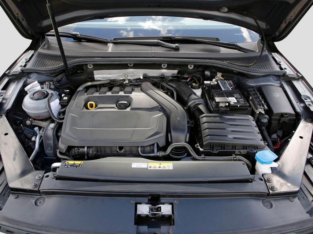 Volkswagen Passat Variant 1.5 TSI DSG Business 16" ACC NAVI