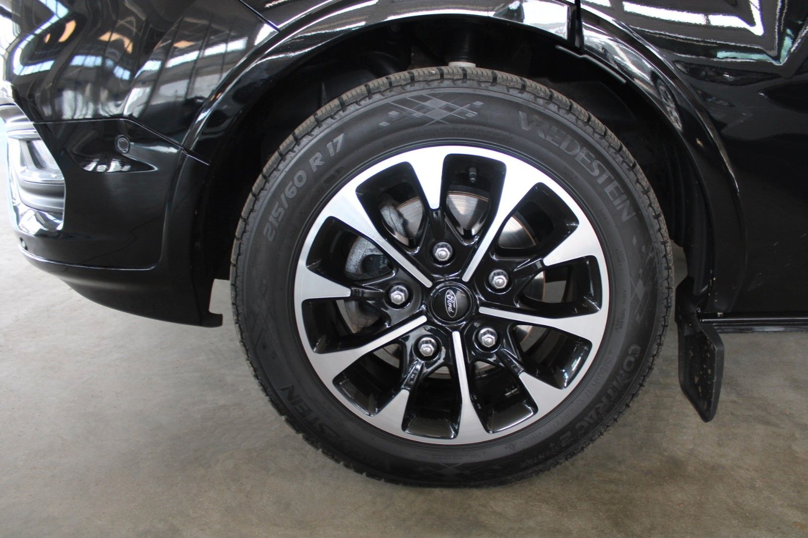 Fahrzeugabbildung Ford Tourneo Custom Titanium X Aut. 8-Si XENON LEDER