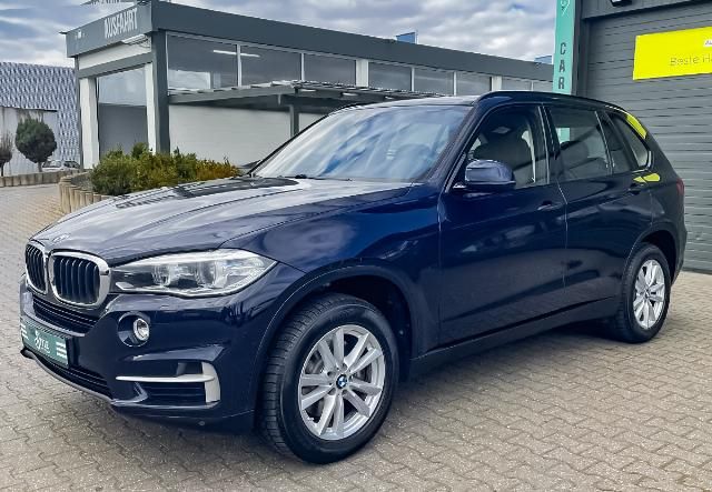 BMW X5  xDrive35i 7 Sitzer Navi HiFi Head Up Soft Cl