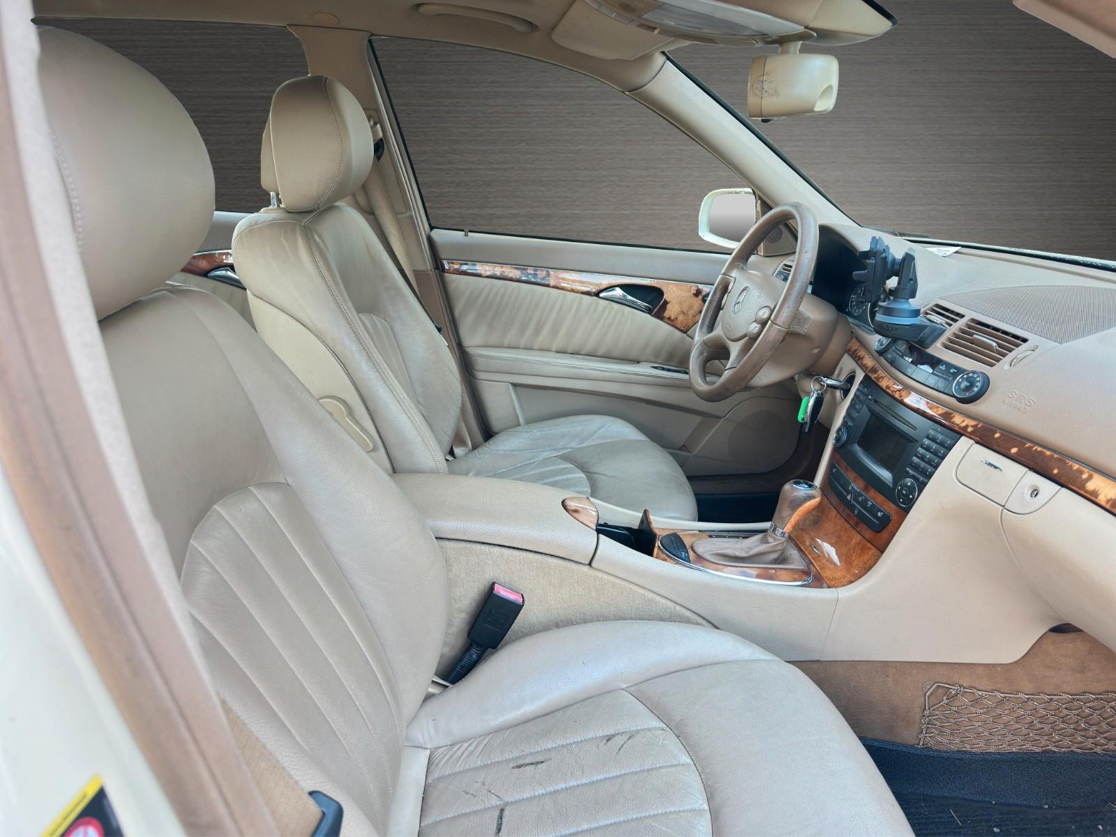 Mercedes-Benz E200 2008 — photo 18