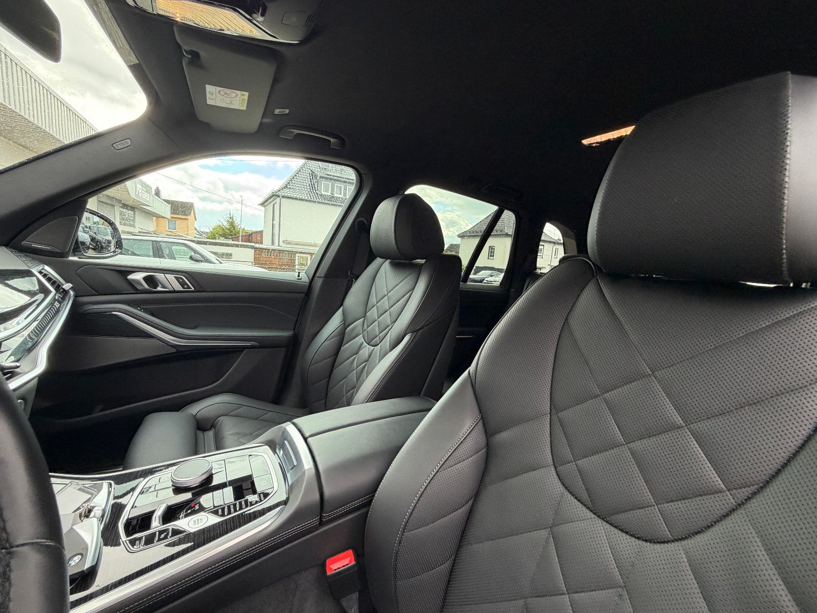Fahrzeugabbildung BMW X5 30 d xDrive M Sport/HEAD-UP/360°/SOUND/AMBIEN