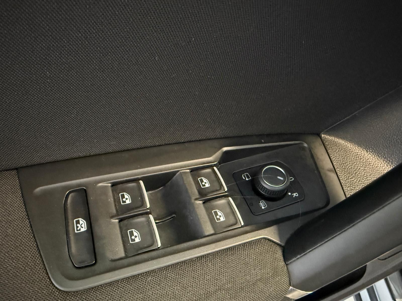 Fahrzeugabbildung Volkswagen Tiguan Allspace IQ.DRIVE/1. Hand / Navi /Digital