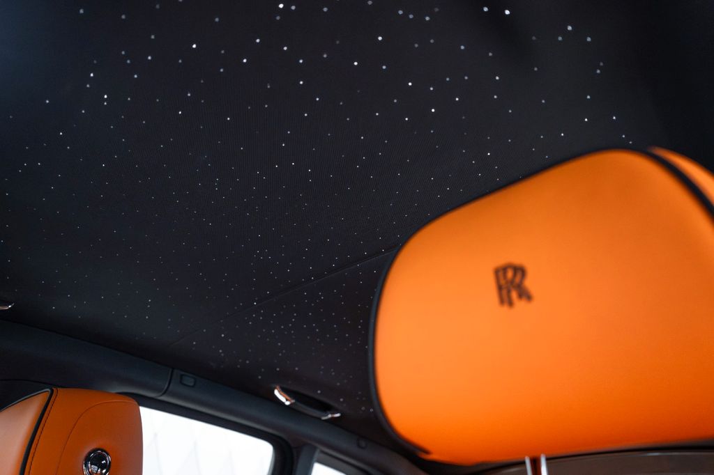 Cullinan BLACK BADGE 2026 MANSORY BLACK/ORANGE - Bild 22