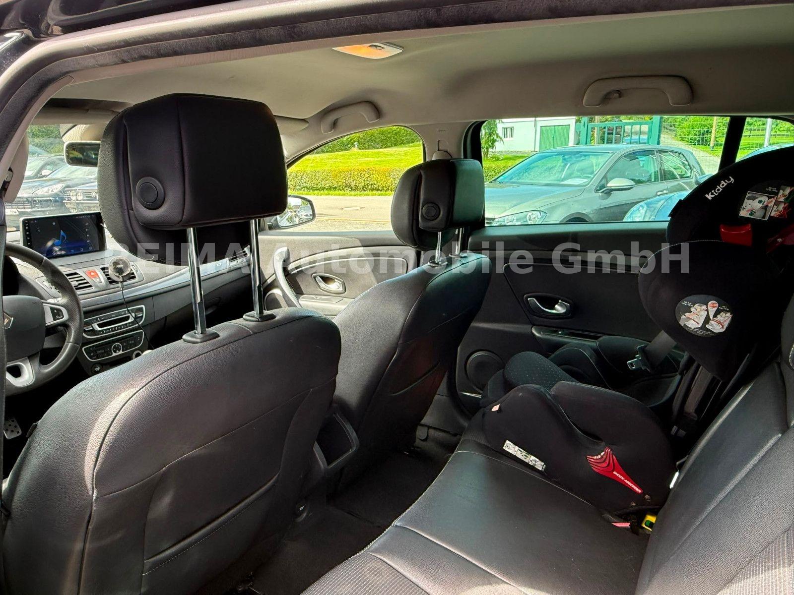 Renault Megane III Grandtour GT 2,0i, Navi