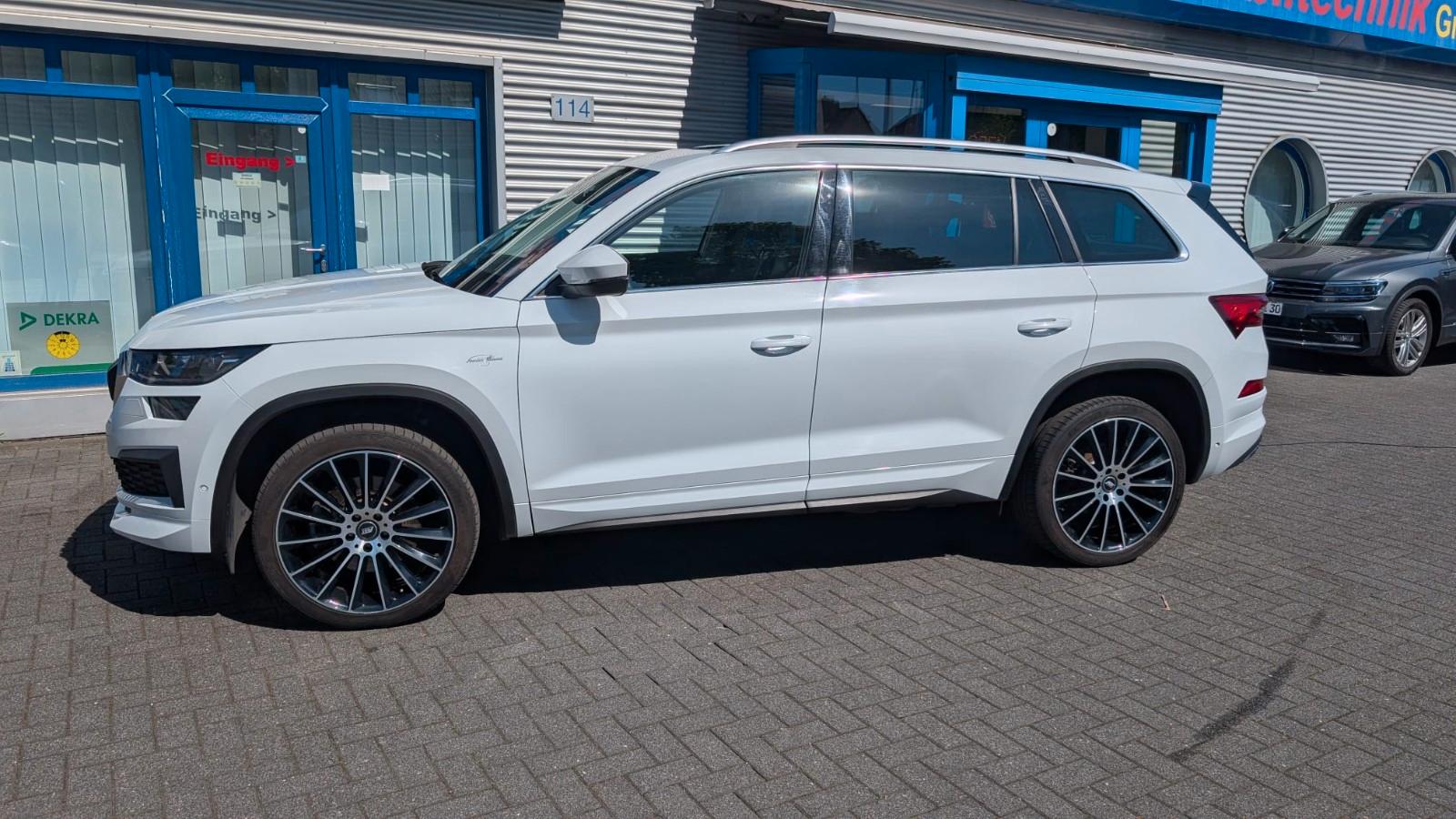 Skoda Kodiaq L&K 4x4 / AHK / Panorama / Standheizung