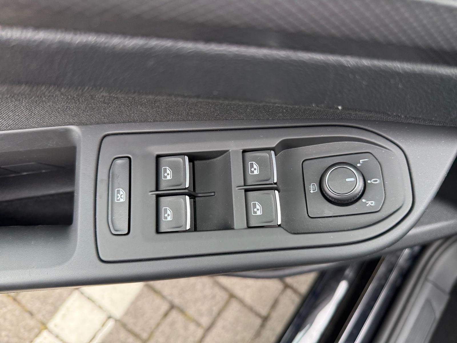 Volkswagen Golf VIII 1.5 TSI ACTIVE +LED +AHK +RKAM +ACC +N, миниатюра 19